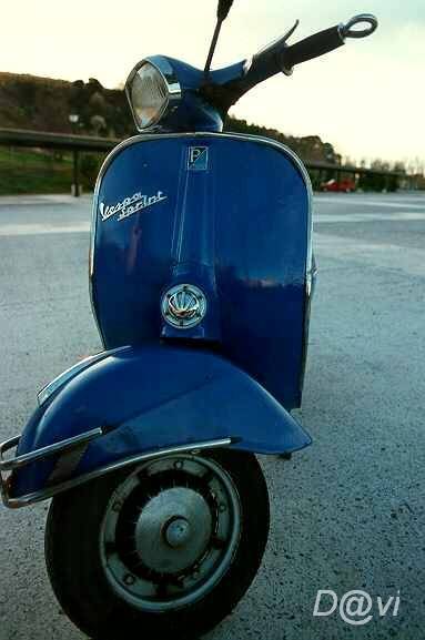 VESPA150SPRINTFRONTAL.jpg