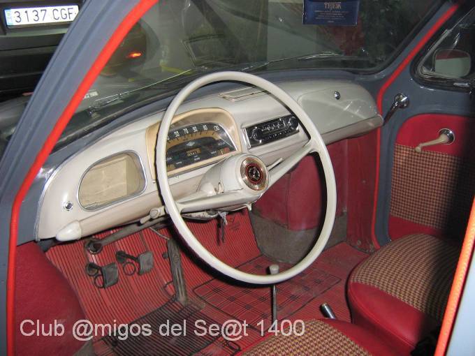 RenaultDauphinMA_05.jpg