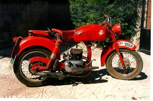 MVAGUSTA150LATERAL2.jpg