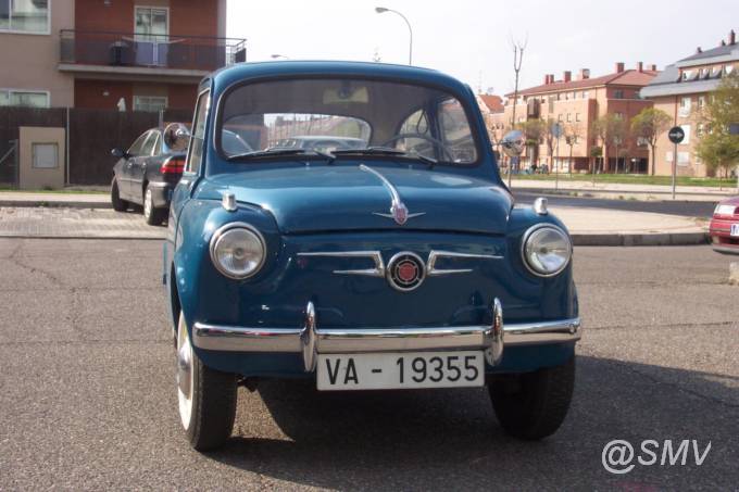 SEAT_600N_FRENTE1.JPG