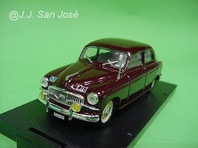 FIAT 1400 B. ROJO BURDEOS. BRUMM..jpg