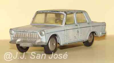 FIAT 1800 CORGI TOYS.33.jpg