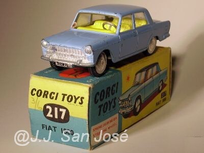 Fiat 1800 Corgi Toys con caja original 2.jpg