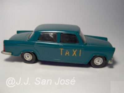 Fiat 1800 Taxi. INGAP 1.jpg