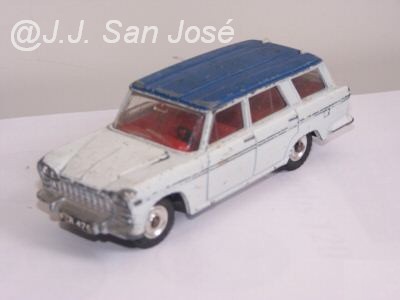 Fiat 2300 station wagon. Dinky Toys..jpg